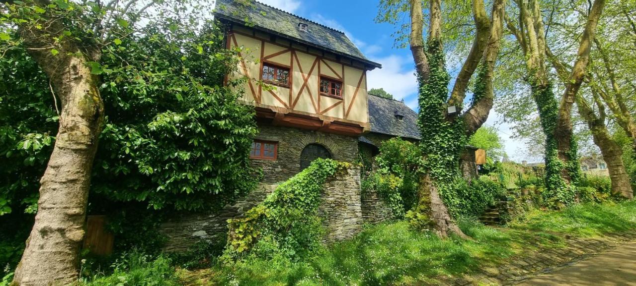 Charming Traditional 2-Bed Cottage Near Plémet Dış mekan fotoğraf