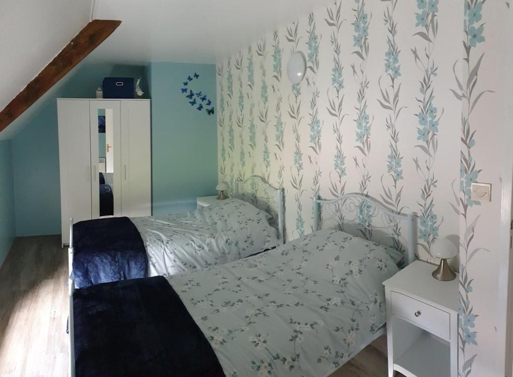 Charming Traditional 2-Bed Cottage Near Plémet Dış mekan fotoğraf